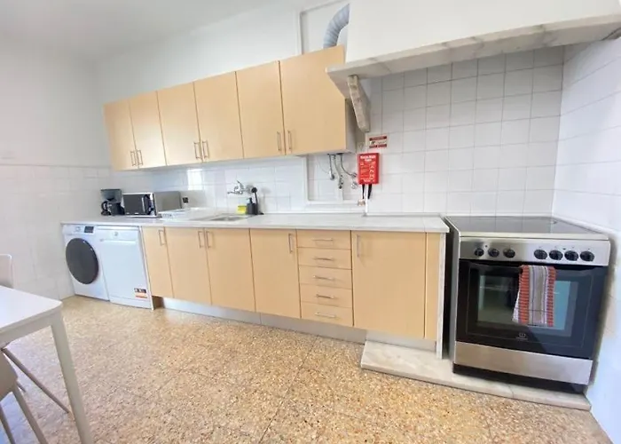 アパート Sunset セトゥーバル