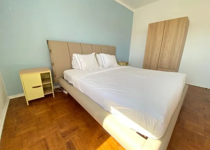 アパート Sunset セトゥーバル